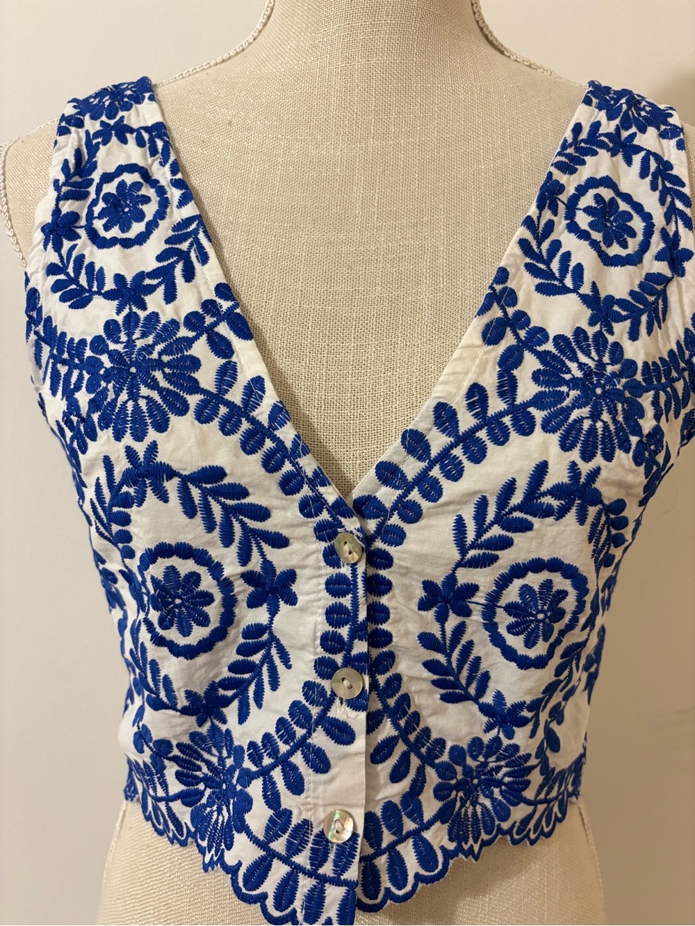 Blue & White Embroidered V-Neck Crop Top Size/M - Picture 7 of 9